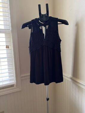 Maurices Black Sleeveless Keyhole Top Size Small